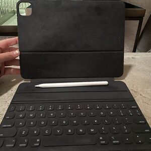 iPad Air Apple Smart Keyboard & Apple Pencil (2nd gen)